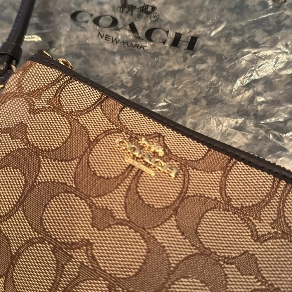 Coach wristlet classic monogram logo wristlet NWT